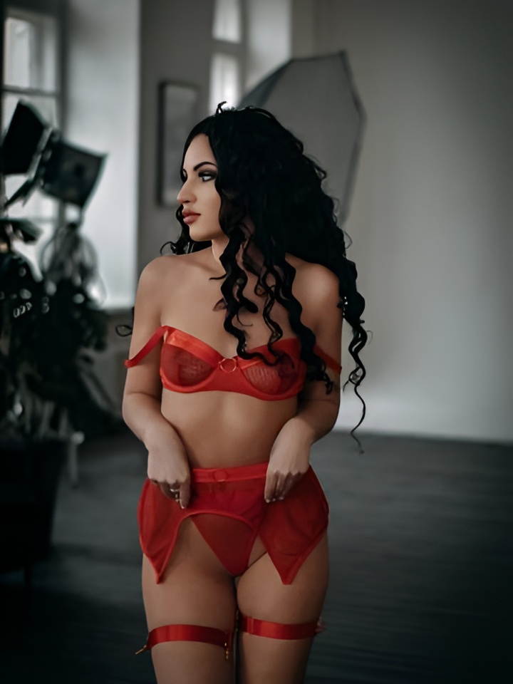 Елена привлекальеная девушка из Сарова цена от 5000 руб