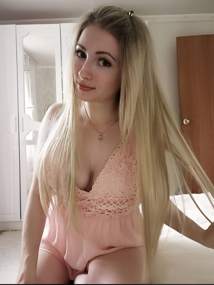 Искра привлекальеная девушка из Сарова цена от 10000 руб