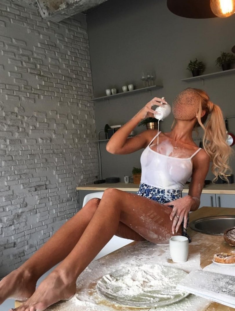 Софа привлекальеная девушка из Сарова цена от 4000 руб