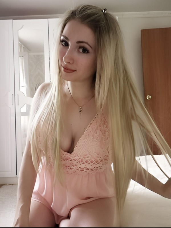 Искра привлекательная девушка из Сарова цена от 10000 руб